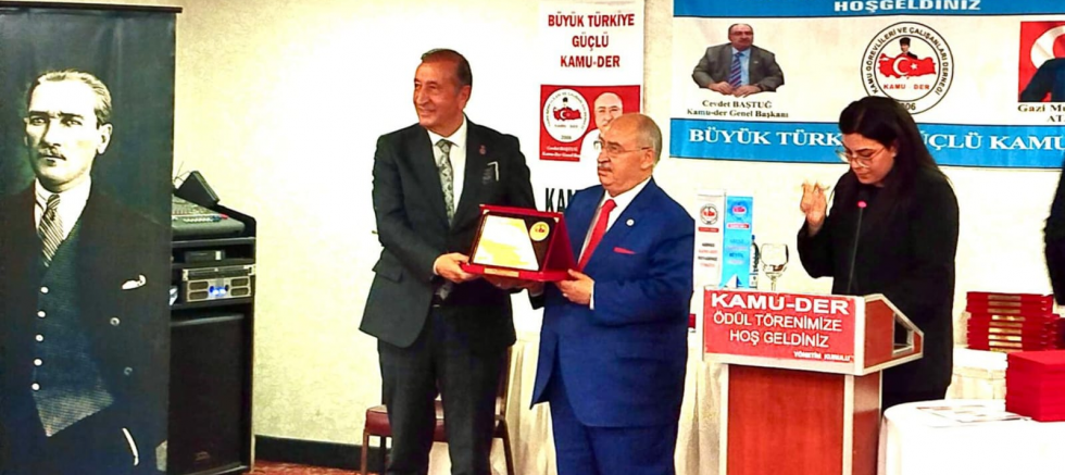 Bedri Yalçın ödüle doymuyor: “İktidar ateşi Anadolu’nun çoban ateşi gibi yanıyor” - GÜNDEM - İnternetin Ajansı