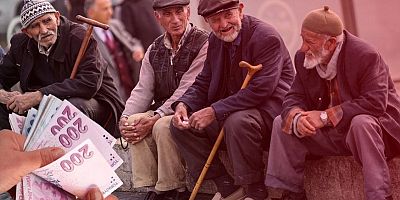 En Düşük Emekli Maaşı İçin Tarihi Adım: 35 Bin TL’ye Kadar Yükselebilir!