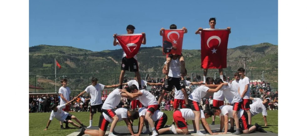 İlçe Başkanı Talip Karadeniz: “19 Mayıs, milletin dirilişidir; gençliğin coşkusuyla kutladık” - GÜNDEM - İnternetin Ajansı