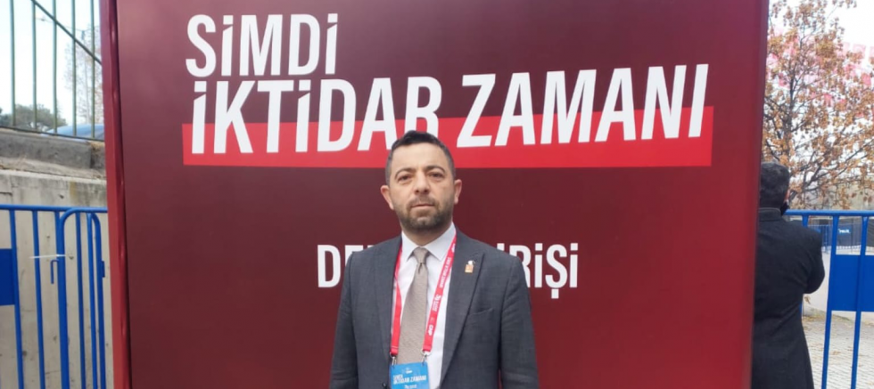 Mesut Efe: “Bayrağın indirildiği an, devlet ciddiyetinin de sorgulandığı andır” - GÜNDEM - İnternetin Ajansı