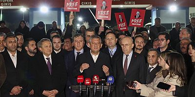 Sincan Cezaevi'nde Tanju Özcan'ı Ziyaret Eden Özel: “Buradan suç çıkmaz”