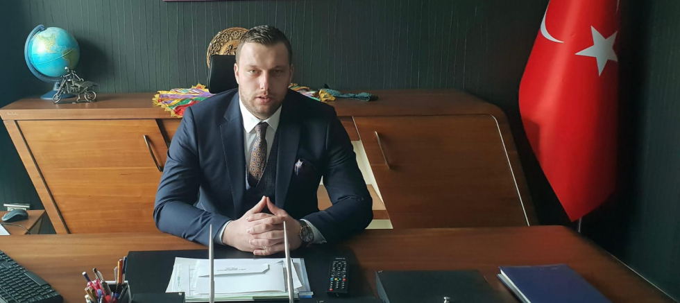 Turgut Özal Vakfı Başkanı Semih Narlı’dan bayrağa yapılan saldırıya sert tepki - GÜNDEM - İnternetin Ajansı